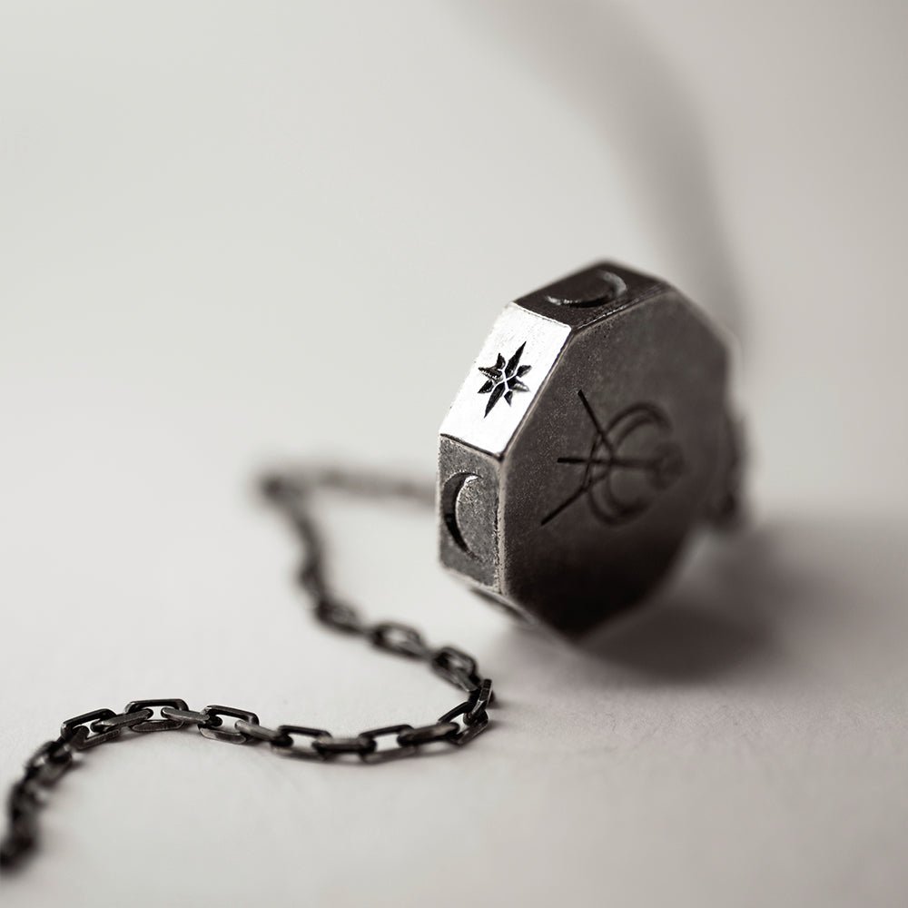 ORACLE PENDANT - Macabre Gadgets Store