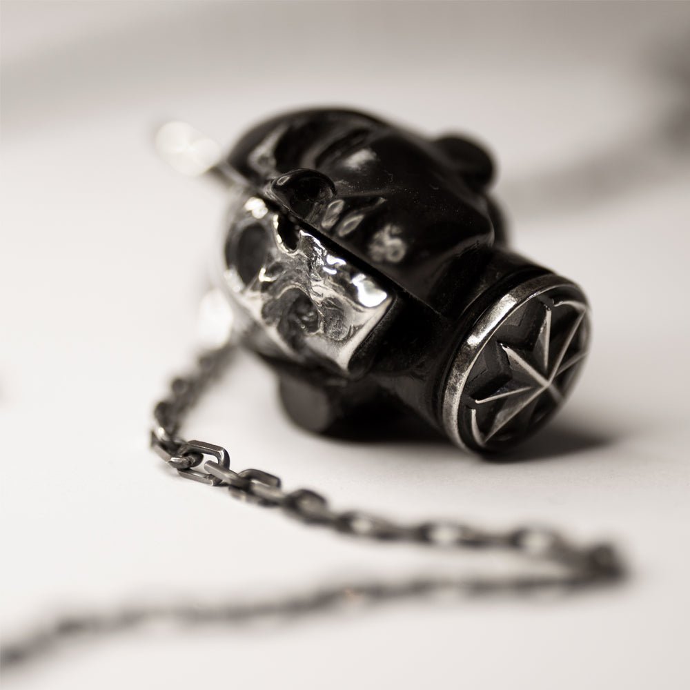ORACLE SKULL PENDANT - BLACK - Macabre Gadgets Store