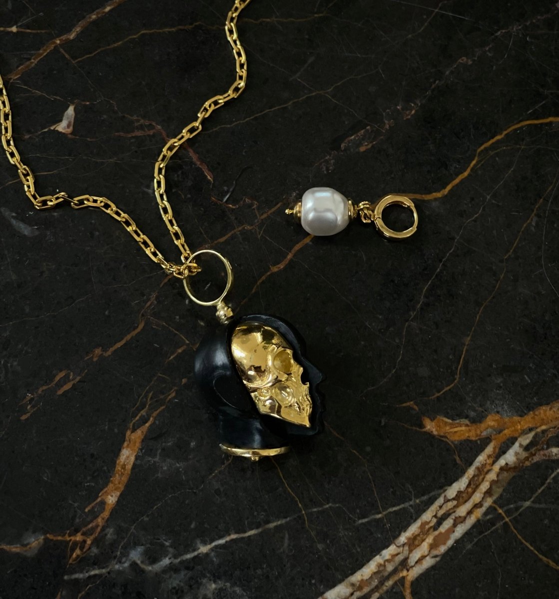 ORACLE SKULL PENDANT - BLACK - Macabre Gadgets Store