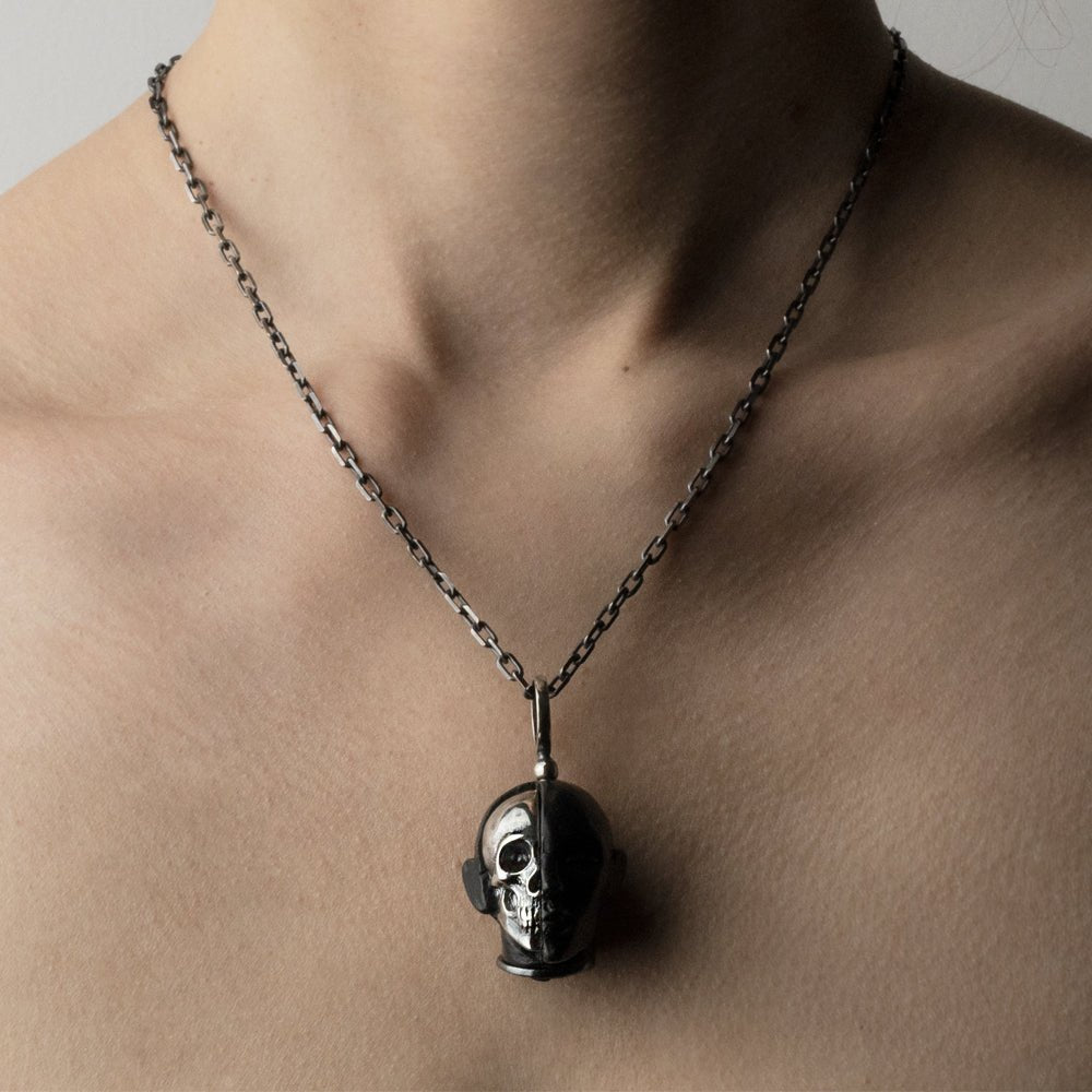 ORACLE SKULL PENDANT - BLACK - Macabre Gadgets Store