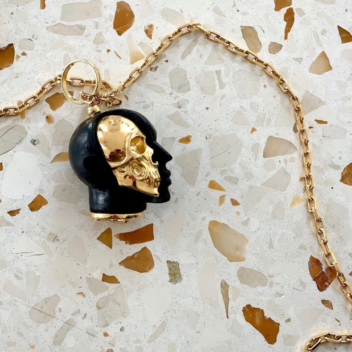 ORACLE SKULL PENDANT - BLACK - Macabre Gadgets Store