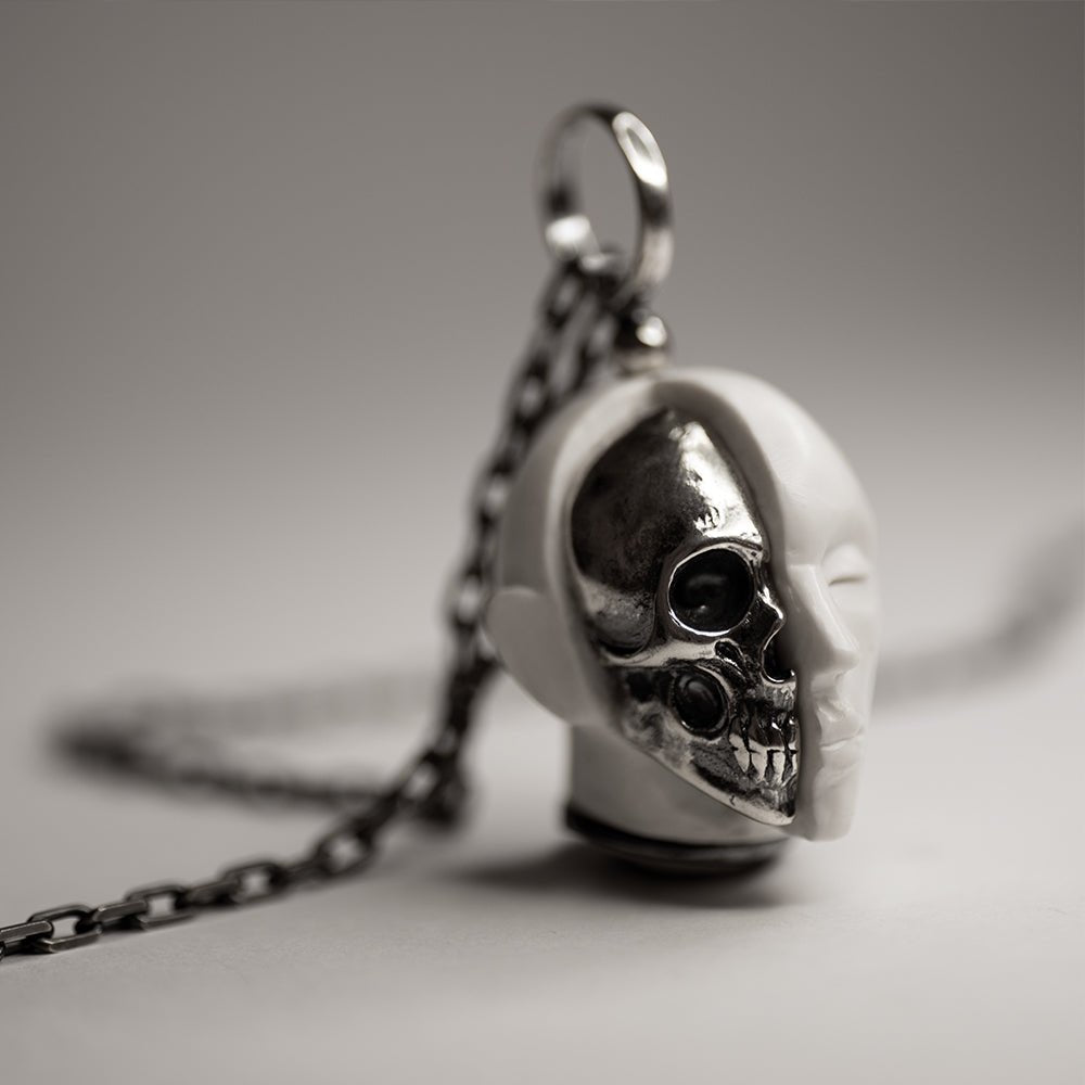 ORACLE SKULL PENDANT - WHITE - Macabre Gadgets Store