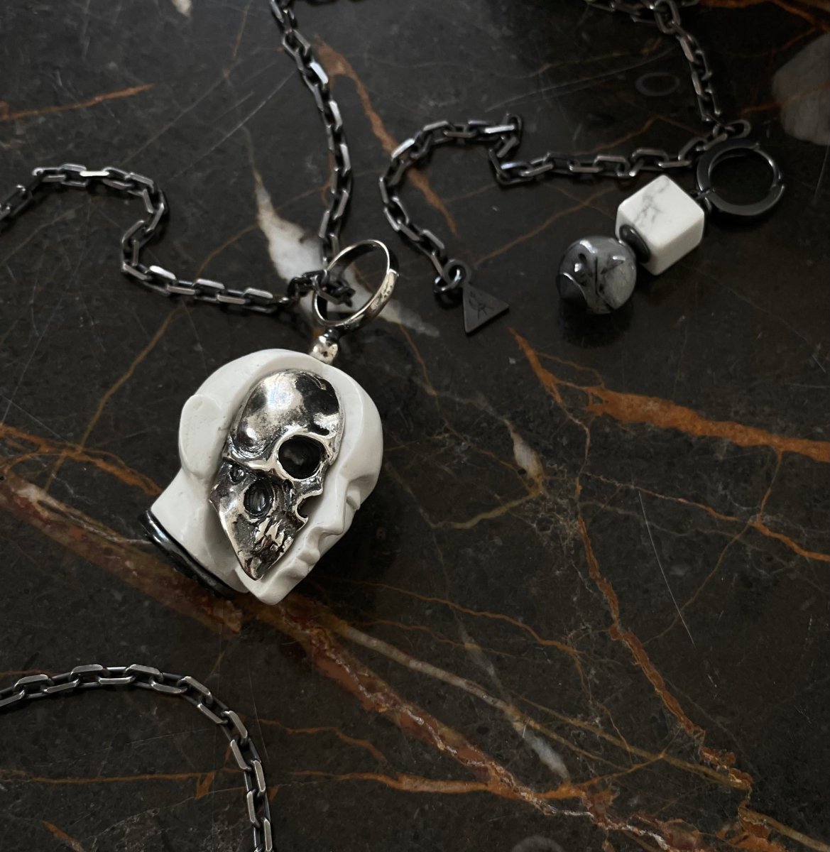 ORACLE SKULL PENDANT - WHITE - Macabre Gadgets Store
