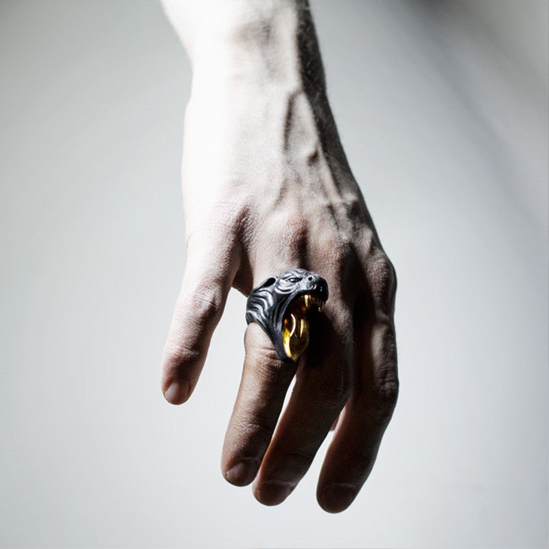 PANTHER RING - Macabre Gadgets Store