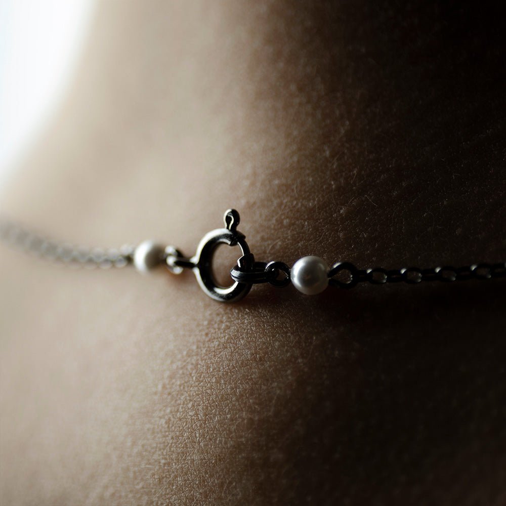 PEARL CHAIN - Macabre Gadgets Store