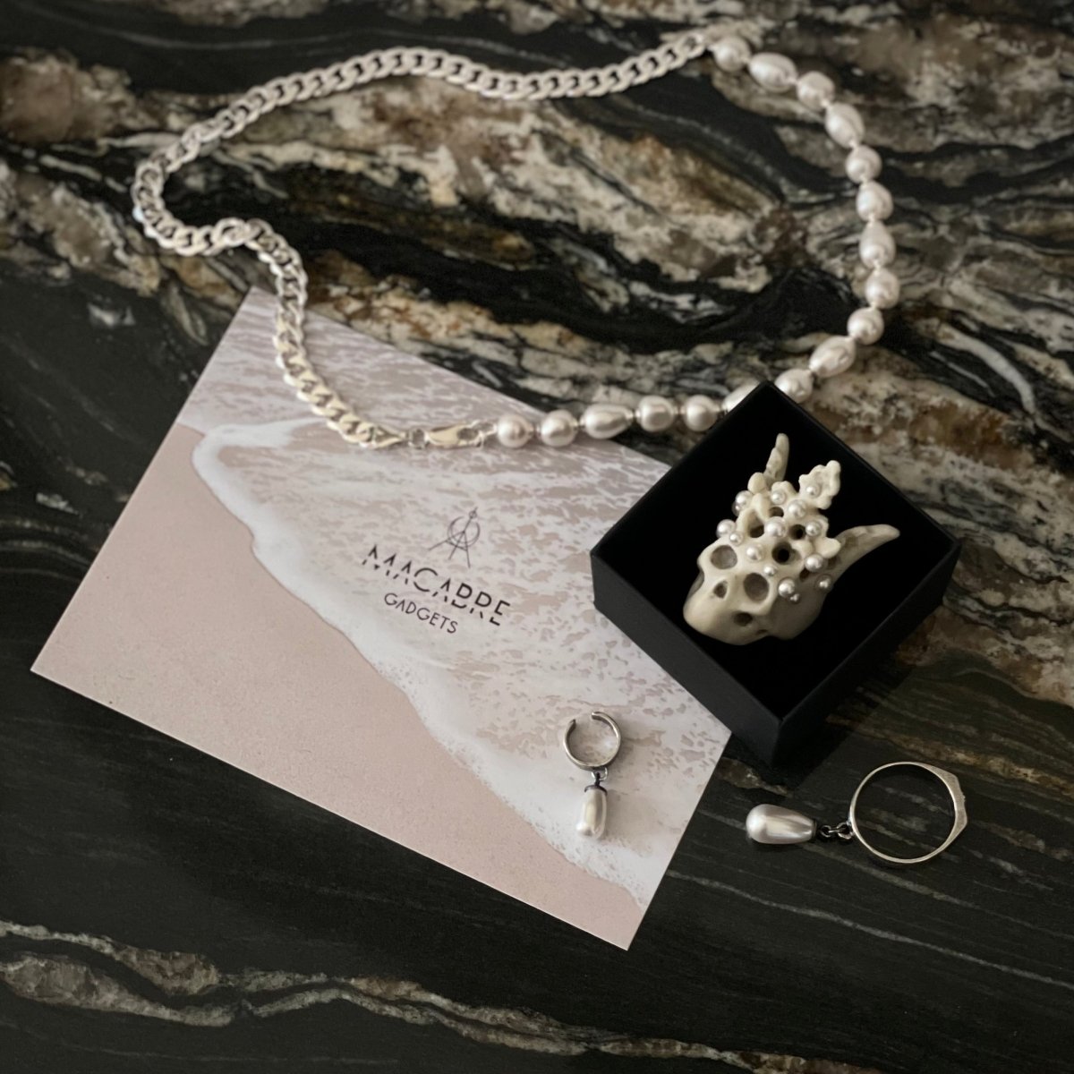 PEARL CROWN RING - WHITE - Macabre Gadgets Store