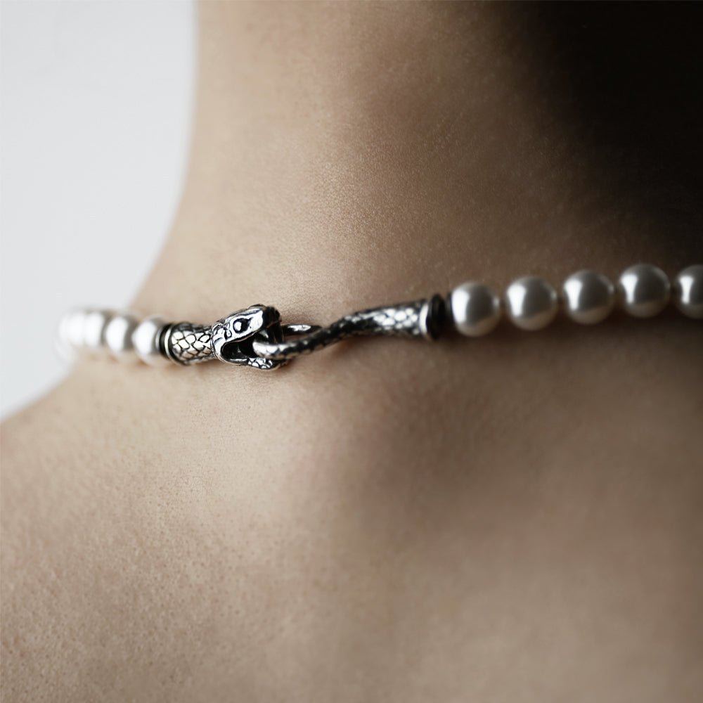 PEARL SNAKE NECKLACE - Macabre Gadgets Store