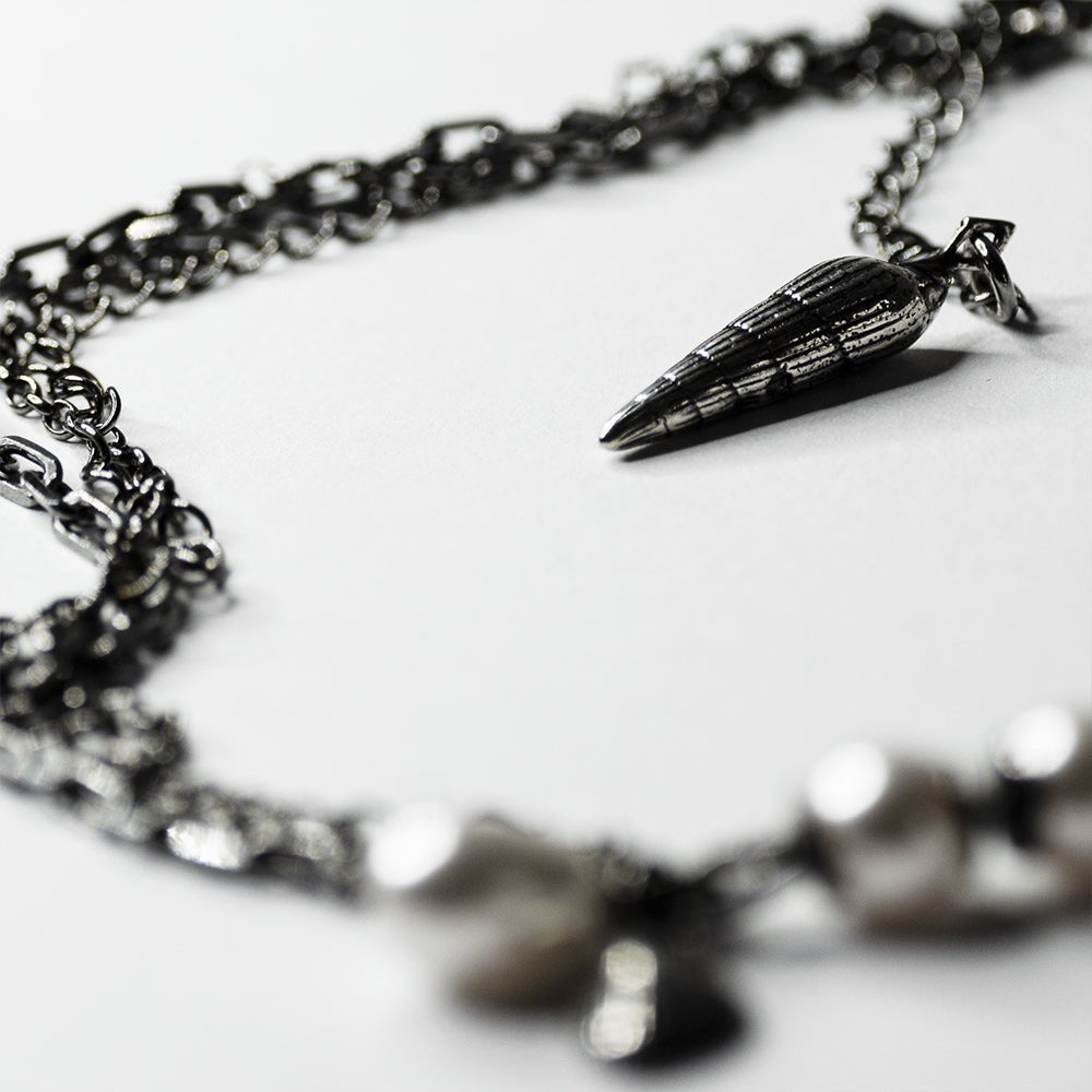 PEARLS & CHAINS NECKLACE - Macabre Gadgets Store