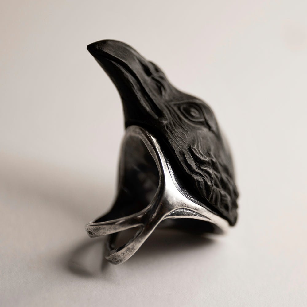 RAVEN RING - Macabre Gadgets Store