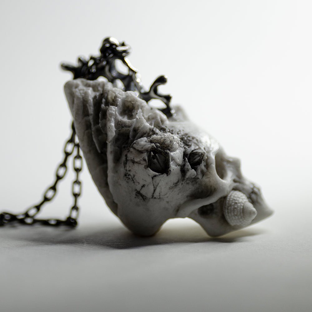 REEF SKULL PENDANT - final sale - Macabre Gadgets