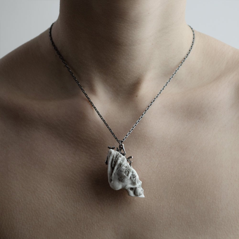 REEF SKULL PENDANT - final sale - Macabre Gadgets