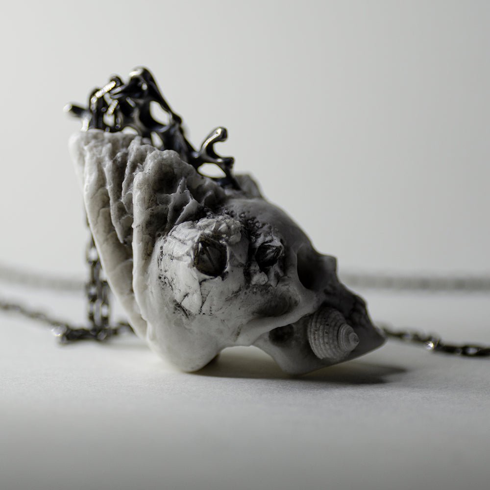 REEF SKULL PENDANT - final sale - Macabre Gadgets
