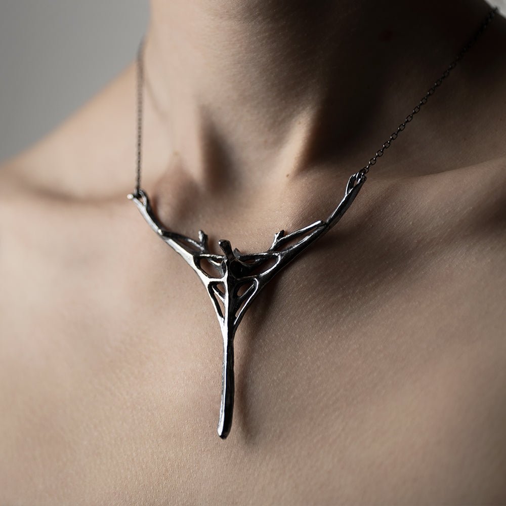 ROOTS NECKLACE - Macabre Gadgets Store