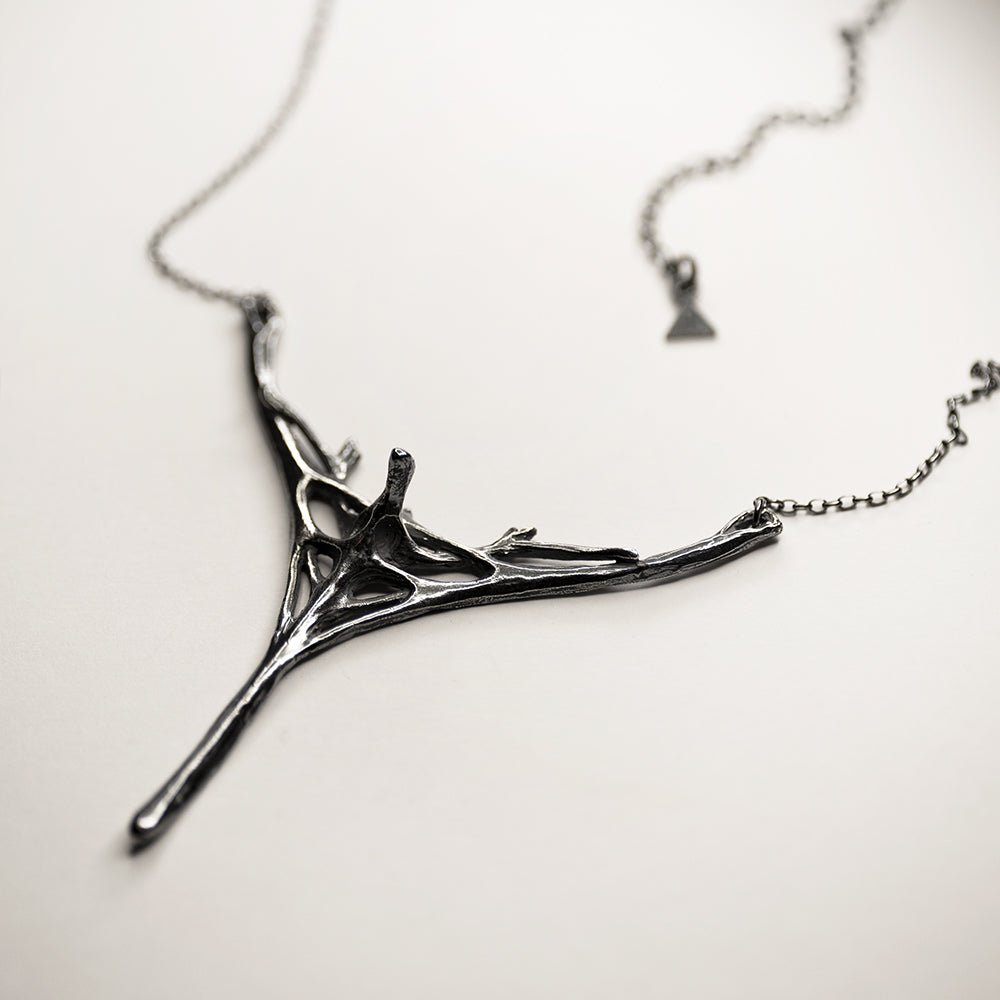 ROOTS NECKLACE - Macabre Gadgets Store