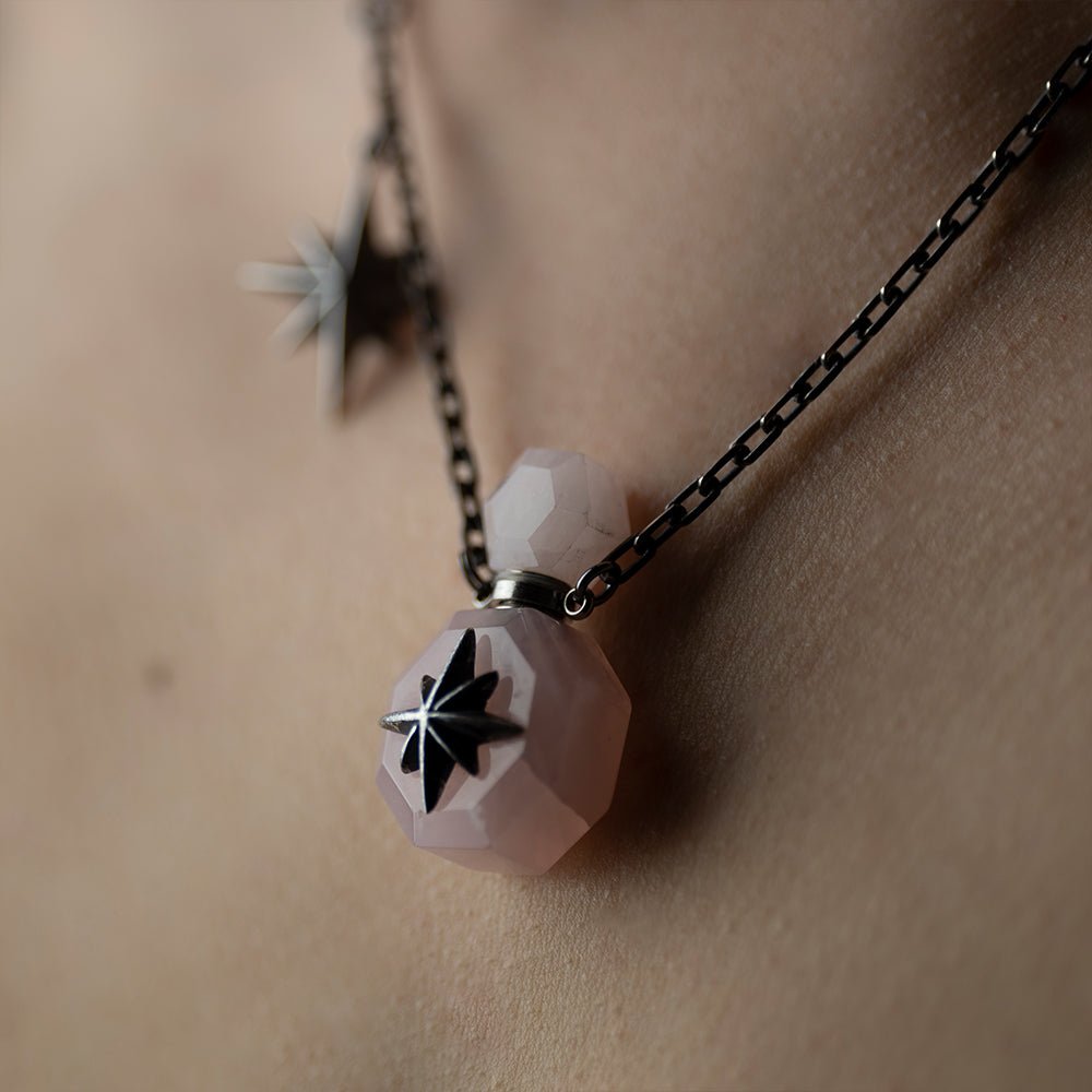 ROSE QUARTZ FLASK CHARM - Macabre Gadgets Store