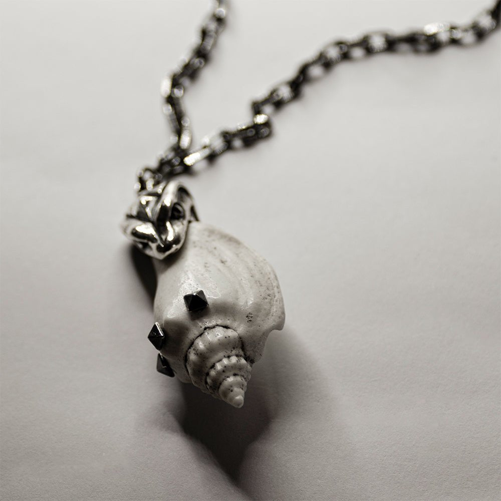 SEA SNAKE PENDANT - Macabre Gadgets Store