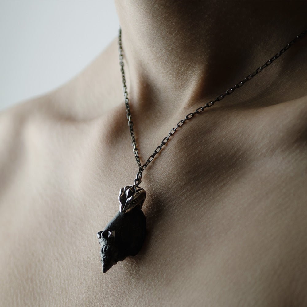 SEA SNAKE PENDANT - Macabre Gadgets Store
