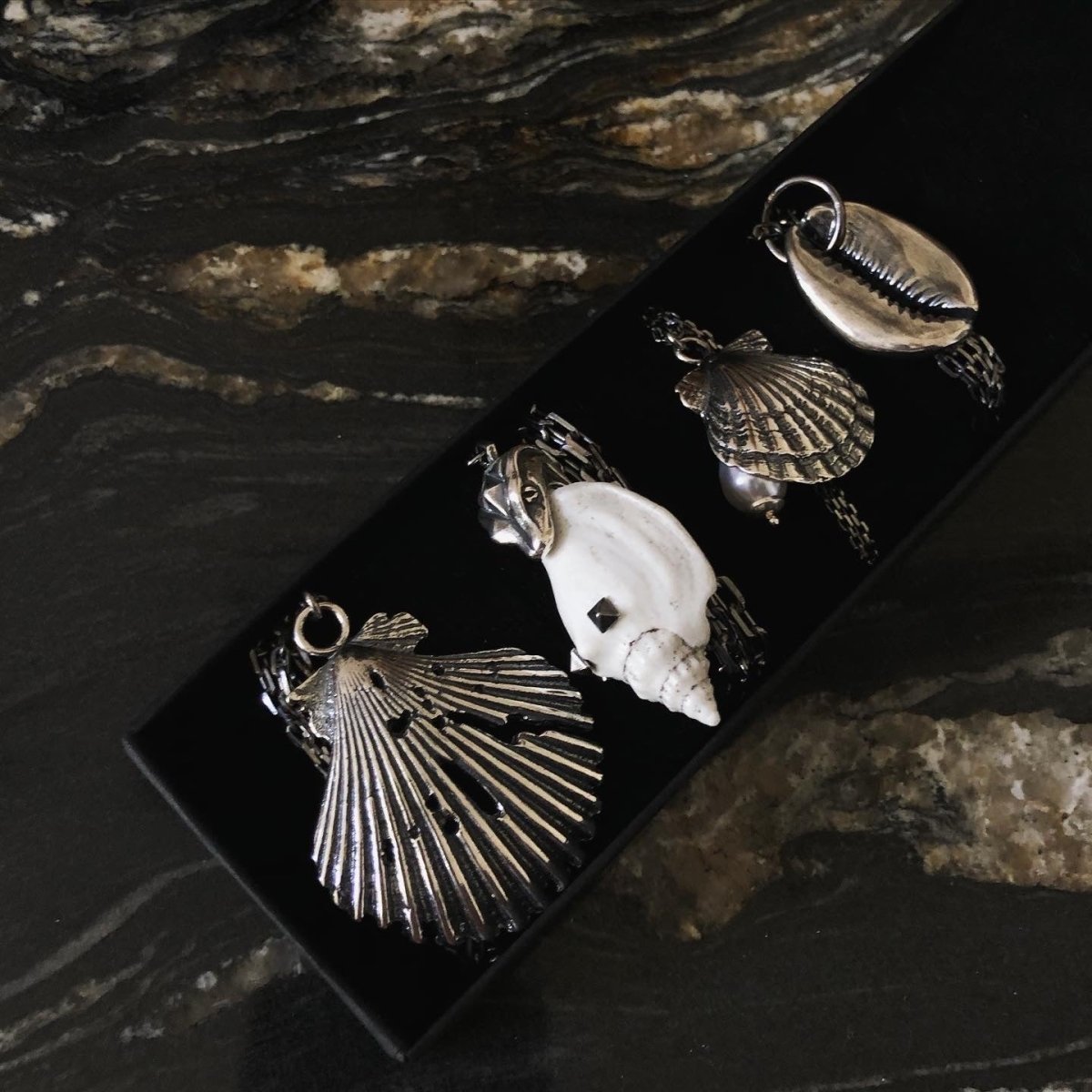 SEA SNAKE PENDANT - Macabre Gadgets Store