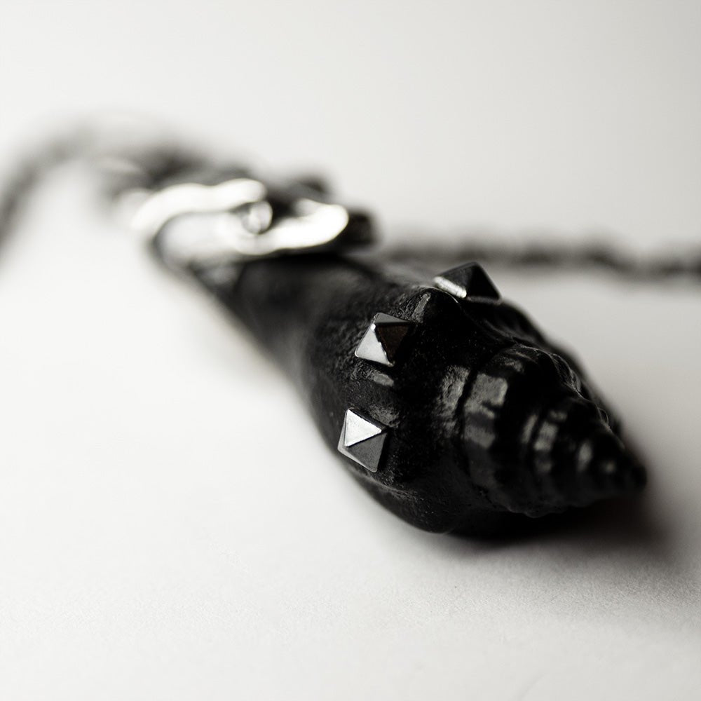 SEA SNAKE PENDANT - Macabre Gadgets Store