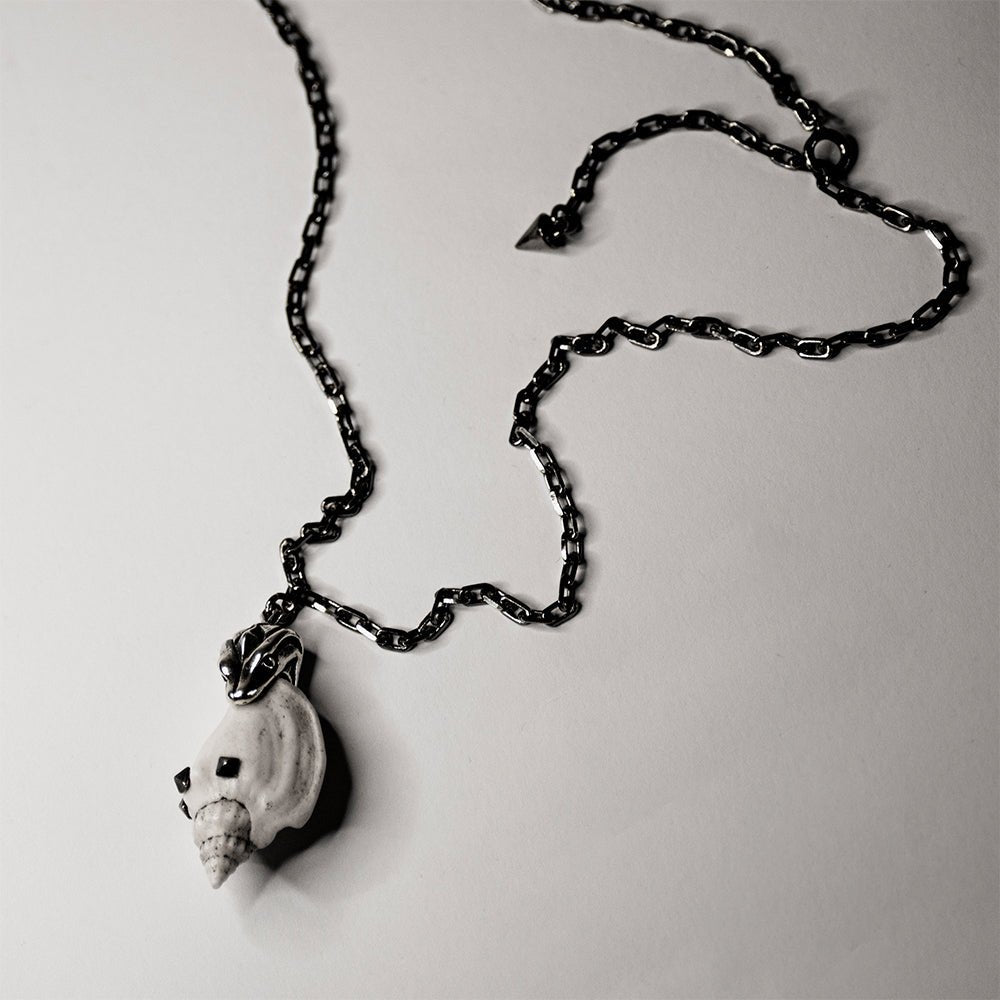 SEA SNAKE PENDANT - Macabre Gadgets Store