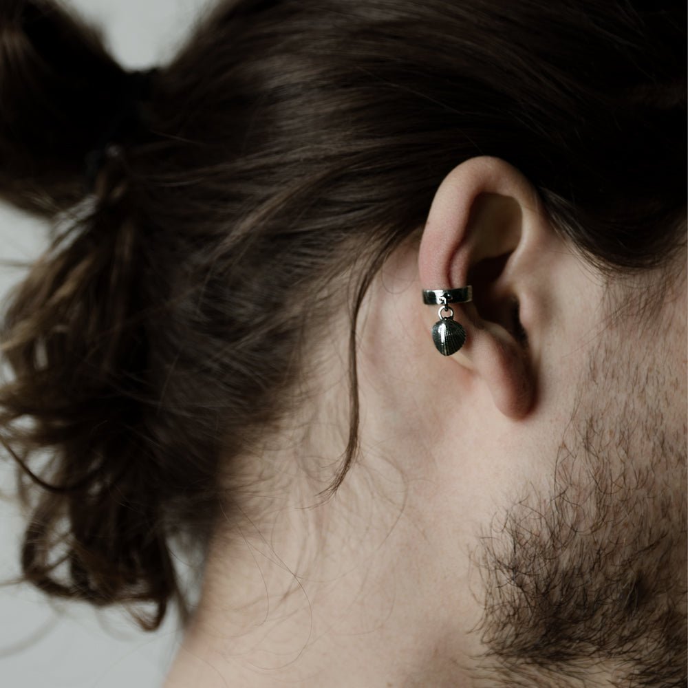 SEASHELL EAR CUFF - Macabre Gadgets Store