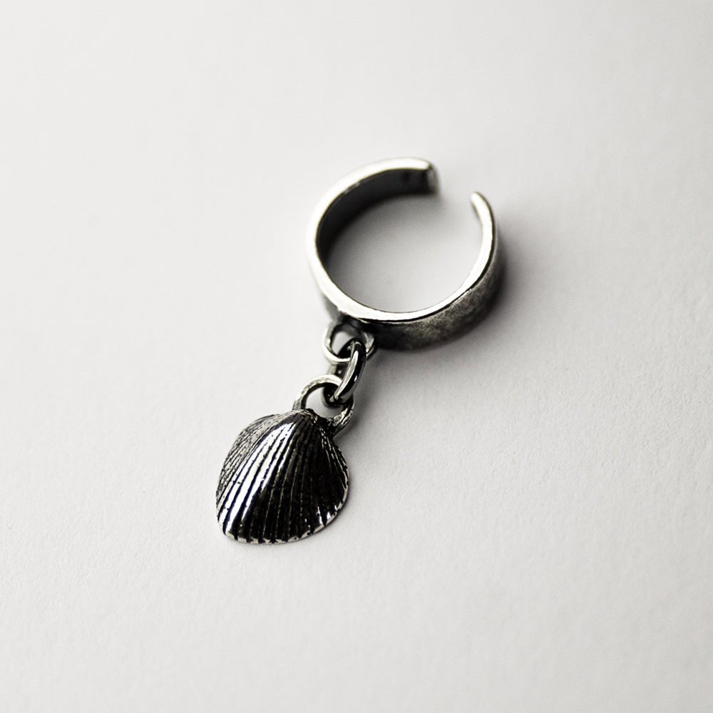 SEASHELL EAR CUFF - Macabre Gadgets Store
