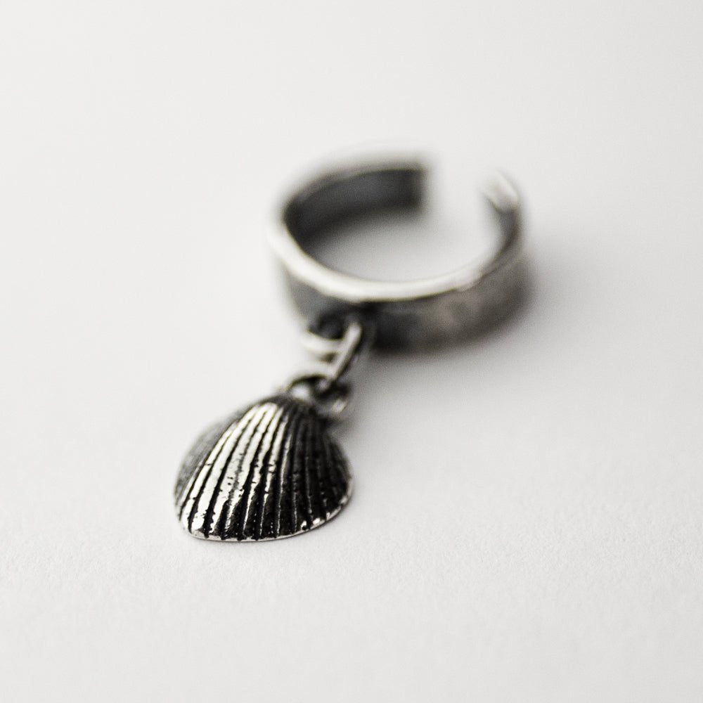 SEASHELL EAR CUFF - Macabre Gadgets Store