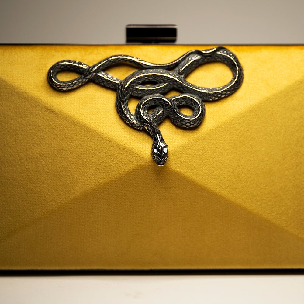 SERPENT CLUTCH - Macabre Gadgets Store