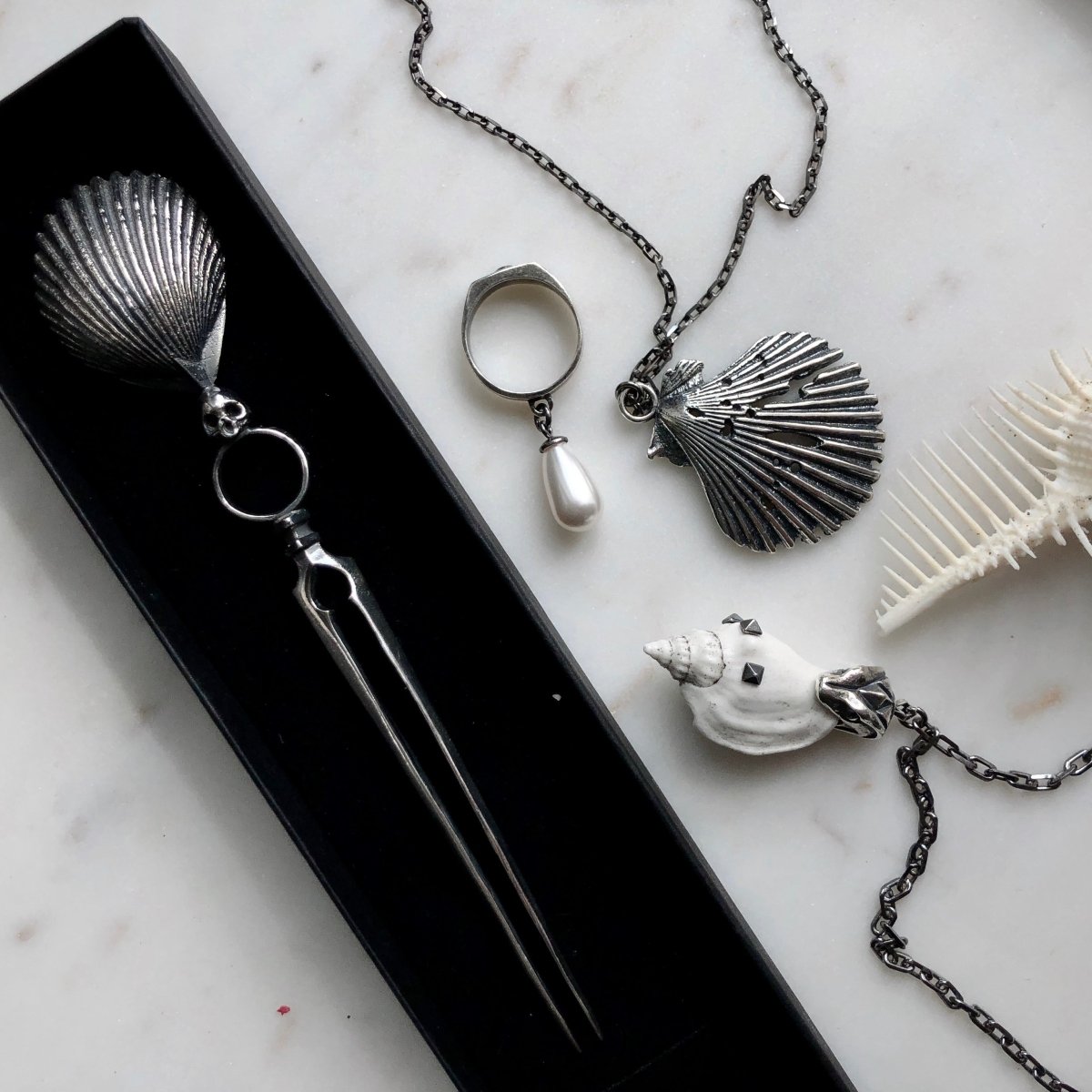 SHELL HAIRPIN - Macabre Gadgets Store