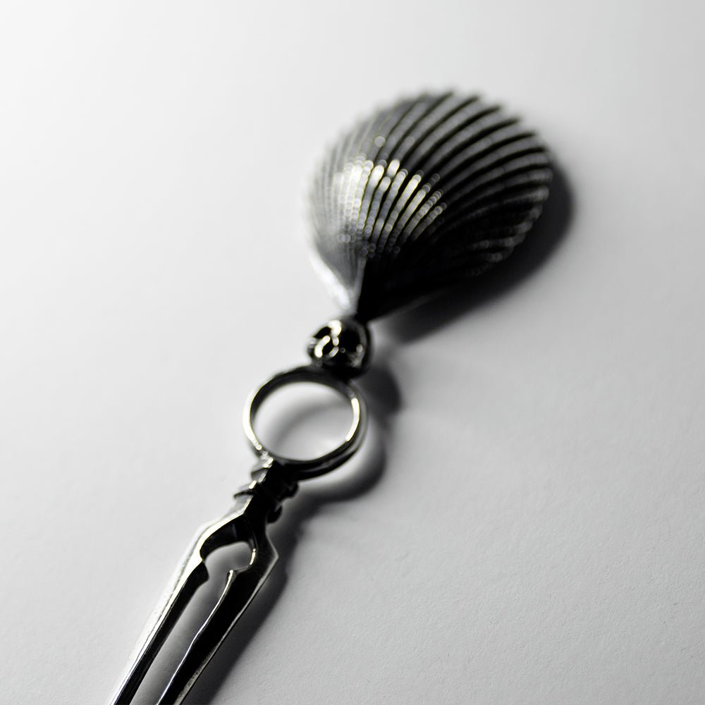 SHELL HAIRPIN - Macabre Gadgets Store
