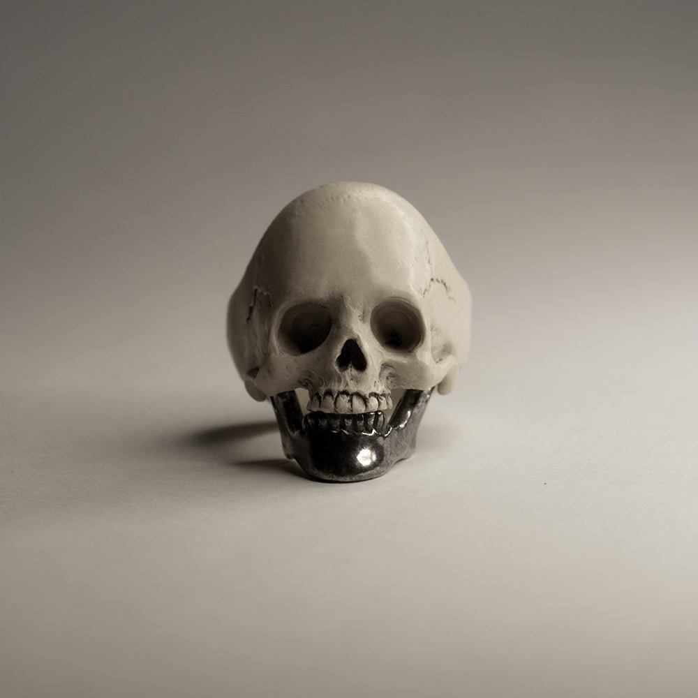 SILVER JAW SKULL RING - Macabre Gadgets Store