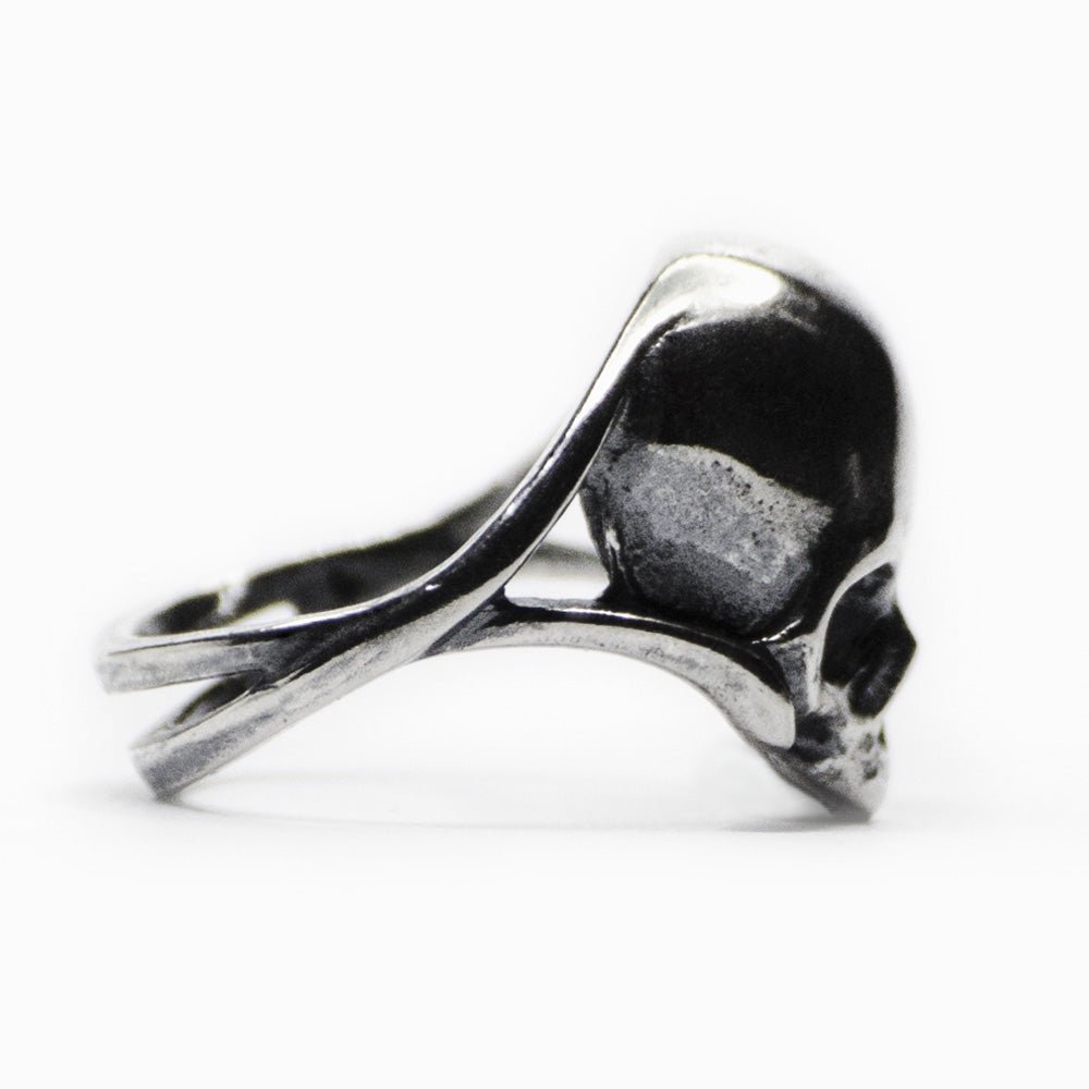 SILVER SKULL RING - Macabre Gadgets Store