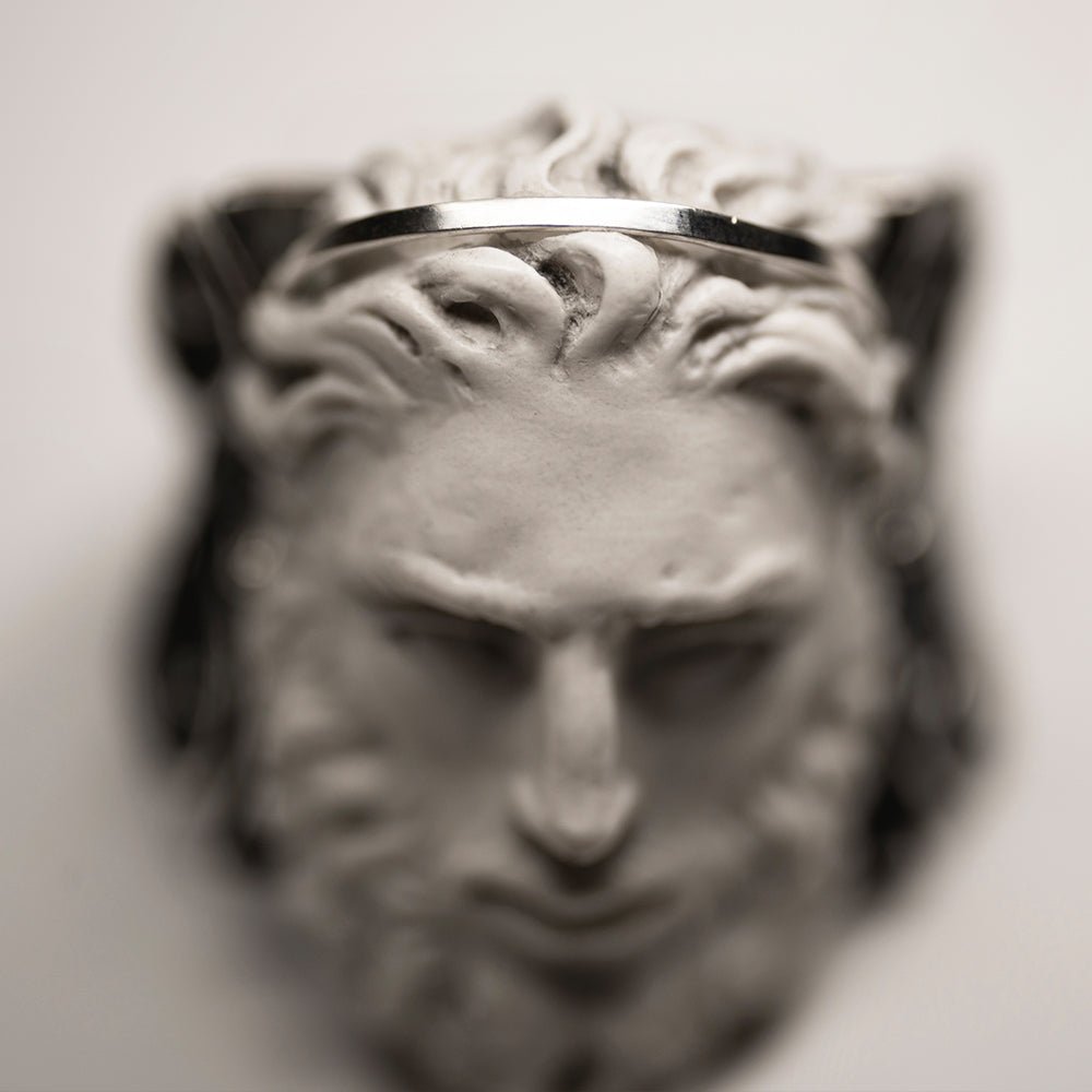 Silver Zeus ring — close-up of Zeus's silver crown detail, sculptural sterling silver Corinthian architectural band, greek god ring by Macabre Gadgets