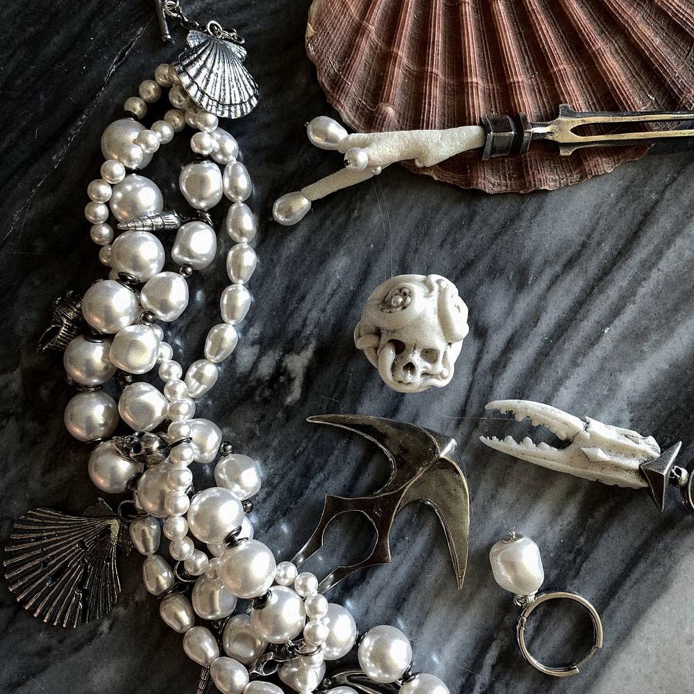 SIREN NECKLACE - Macabre Gadgets Store