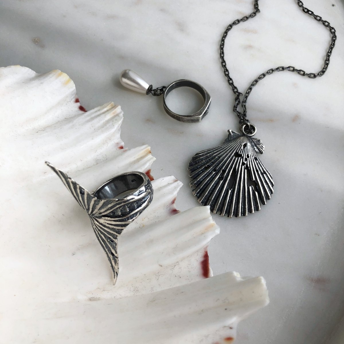 SIREN RING - Macabre Gadgets Store