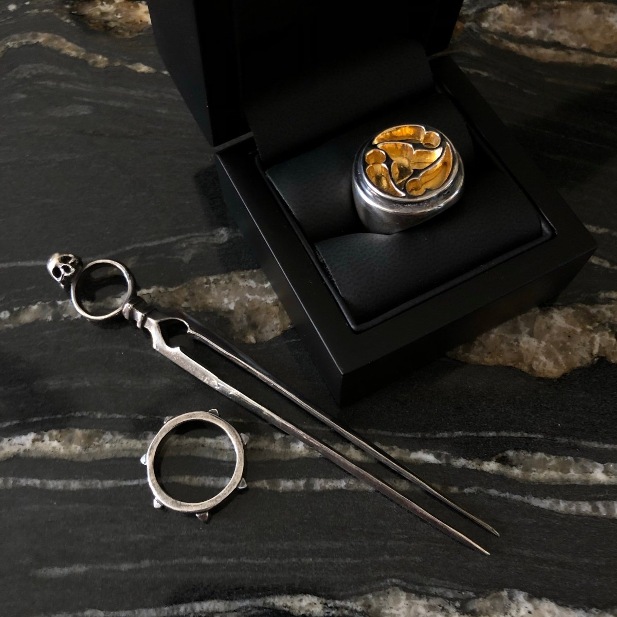 SKULL HAIRPIN - Macabre Gadgets Store