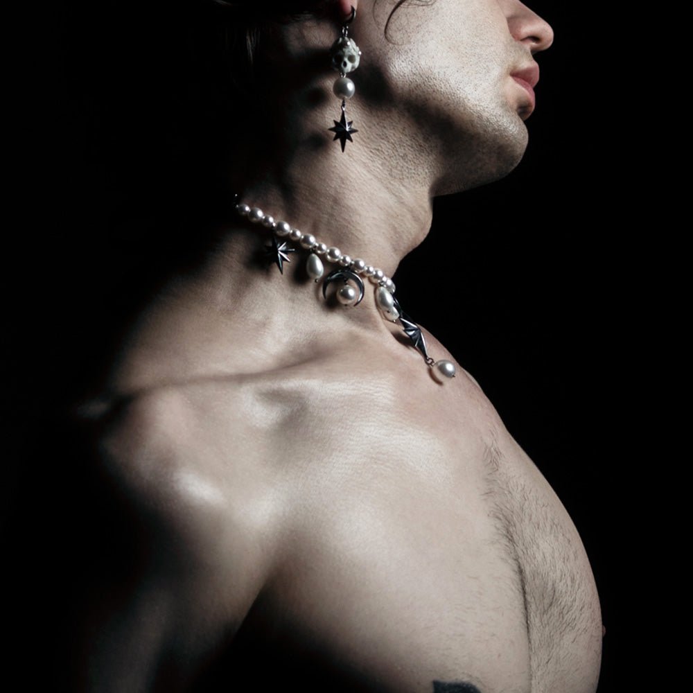SKULL&STAR EARRING - Macabre Gadgets Store