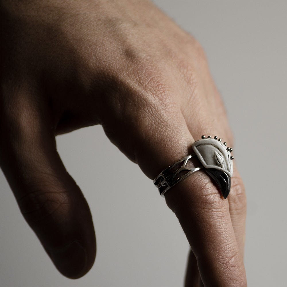 SLEEPING BIRD RING - Macabre Gadgets Store