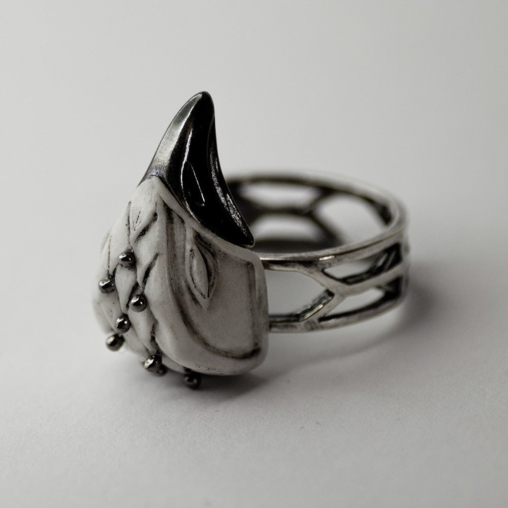 SLEEPING BIRD RING - Macabre Gadgets Store