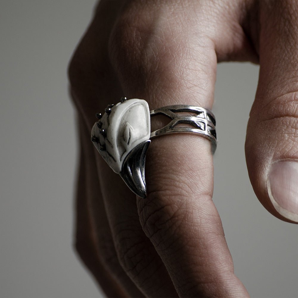 SLEEPING BIRD RING - Macabre Gadgets Store
