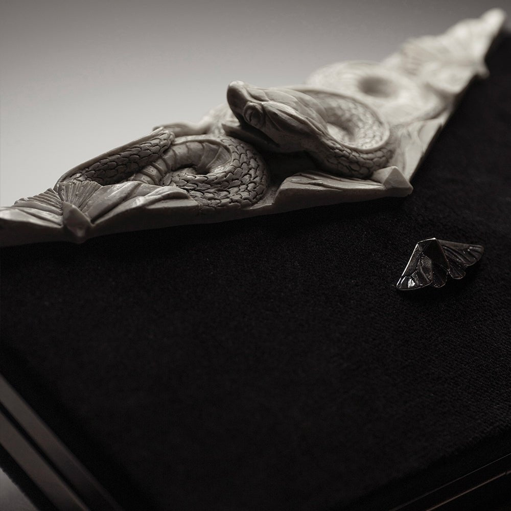 SNAKE & BUTTERFLIES CLUTCH - BLACK - Macabre Gadgets Store