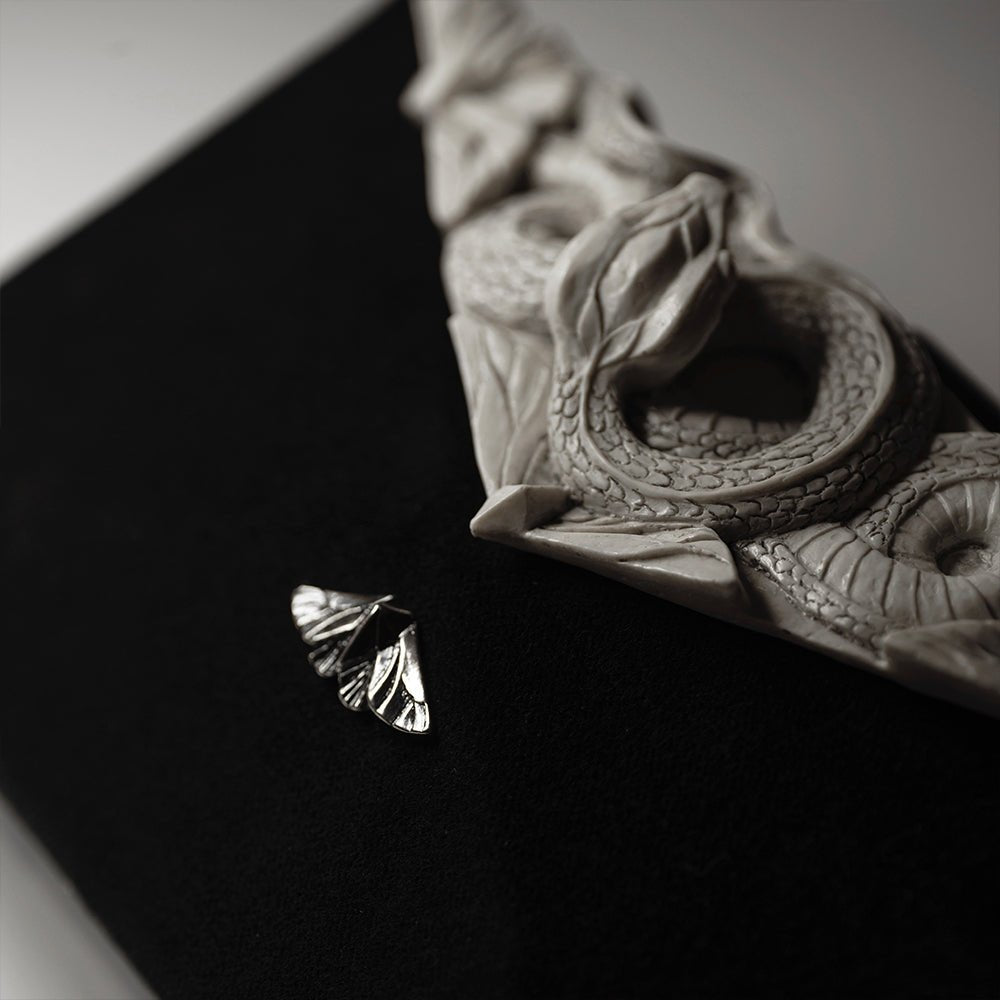SNAKE & BUTTERFLIES CLUTCH - BLACK - Macabre Gadgets Store