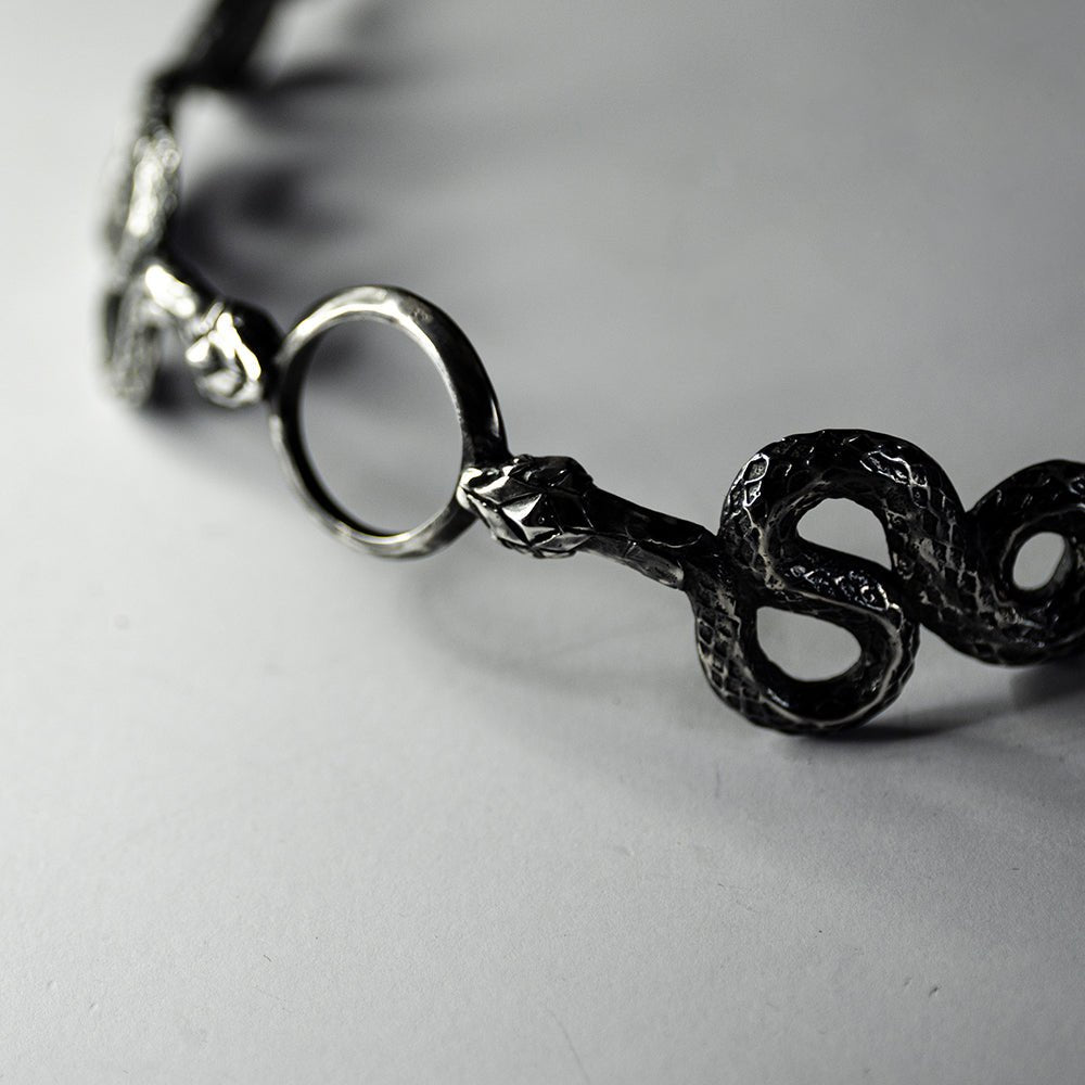 SNAKES CHOKER - Macabre Gadgets Store