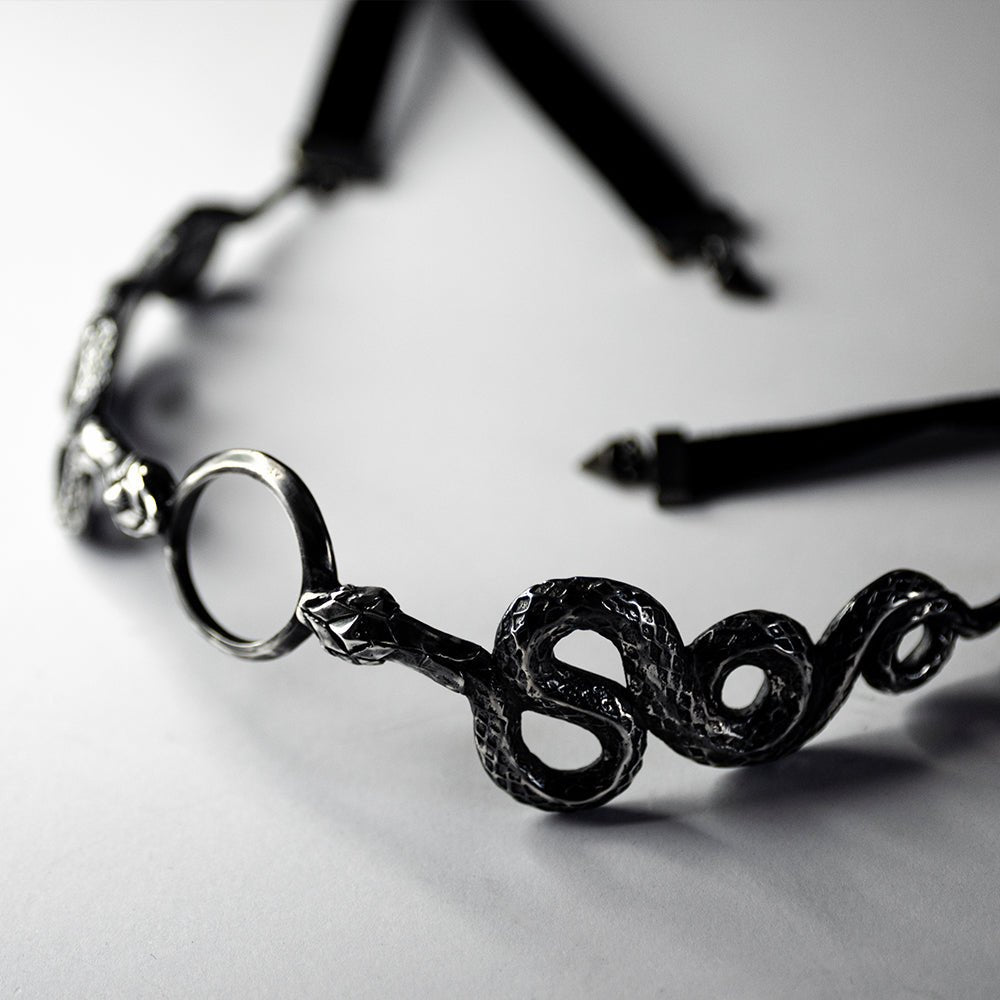 SNAKES CROWN - Macabre Gadgets Store