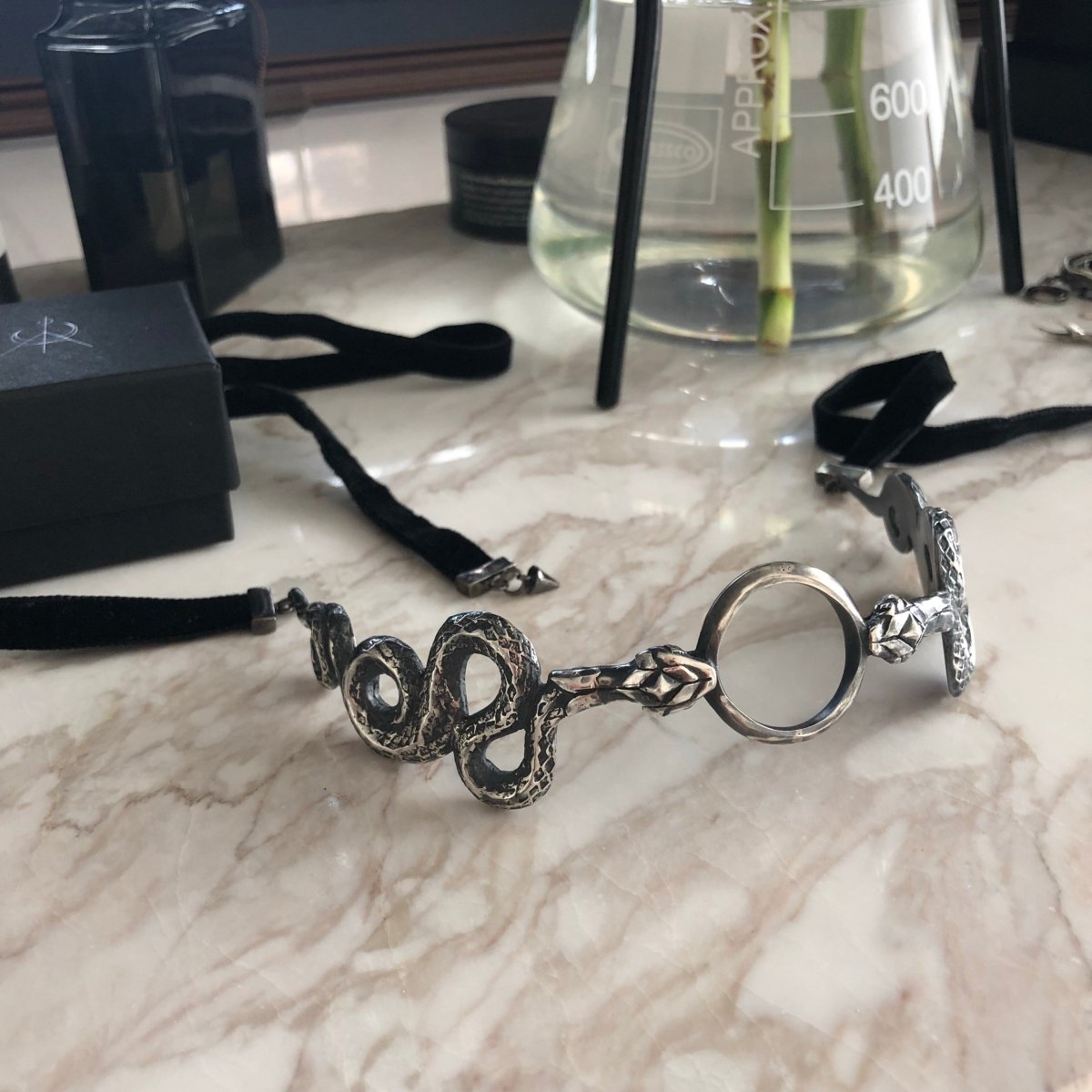 SNAKES CROWN - Macabre Gadgets Store
