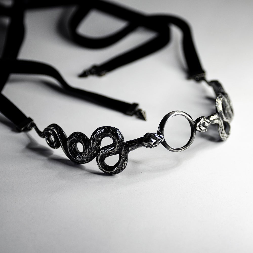 SNAKES CROWN - Macabre Gadgets Store