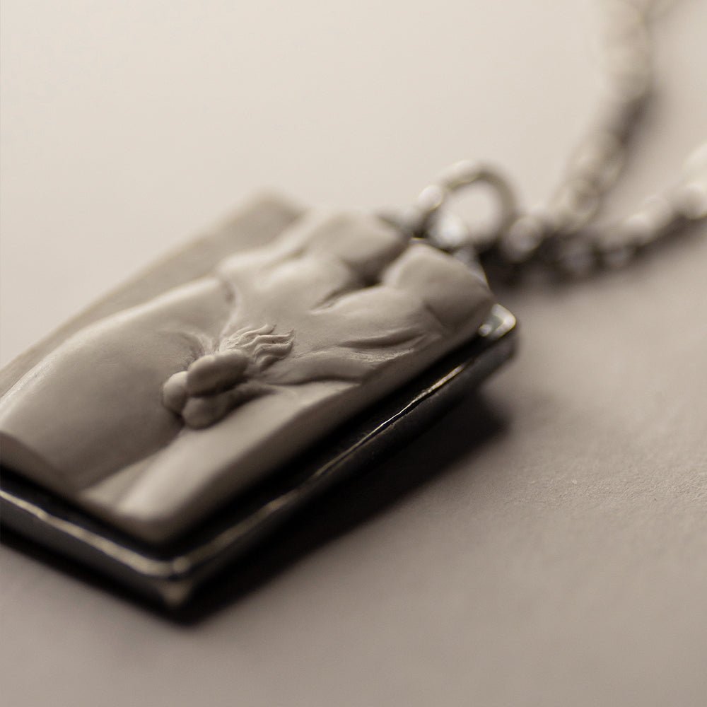 TORSO PENDANT - Macabre Gadgets Store