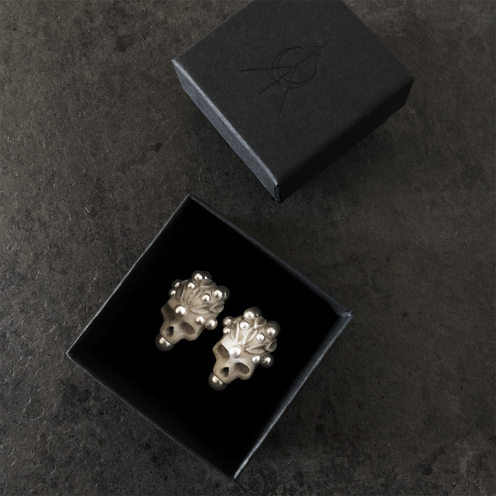 TRIDACNA EARRINGS - Macabre Gadgets Store