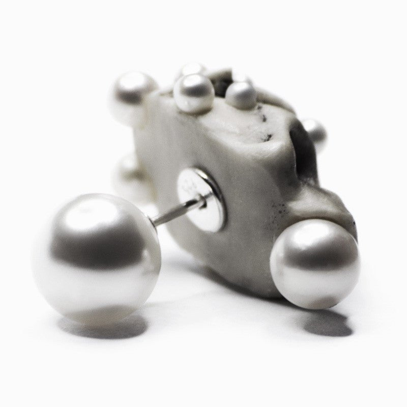 TRIDACNA EARRINGS - Macabre Gadgets Store