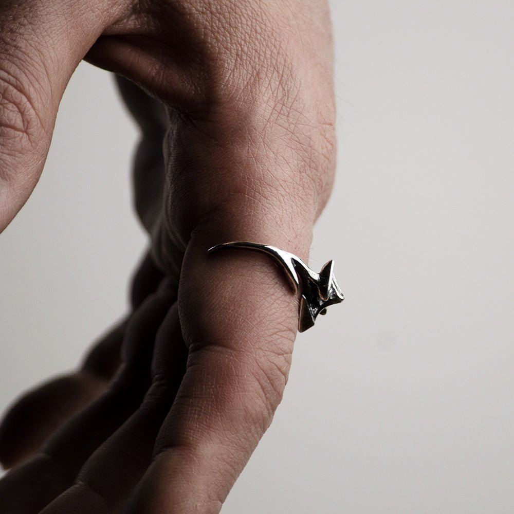 VERTEBRA RING - Macabre Gadgets Store